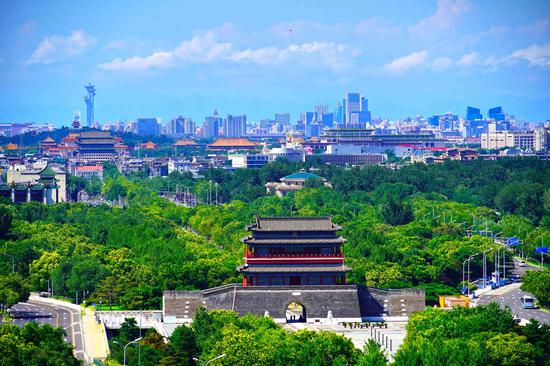 Savoring a Citywalk along Beijing Central Axis as autumn nears